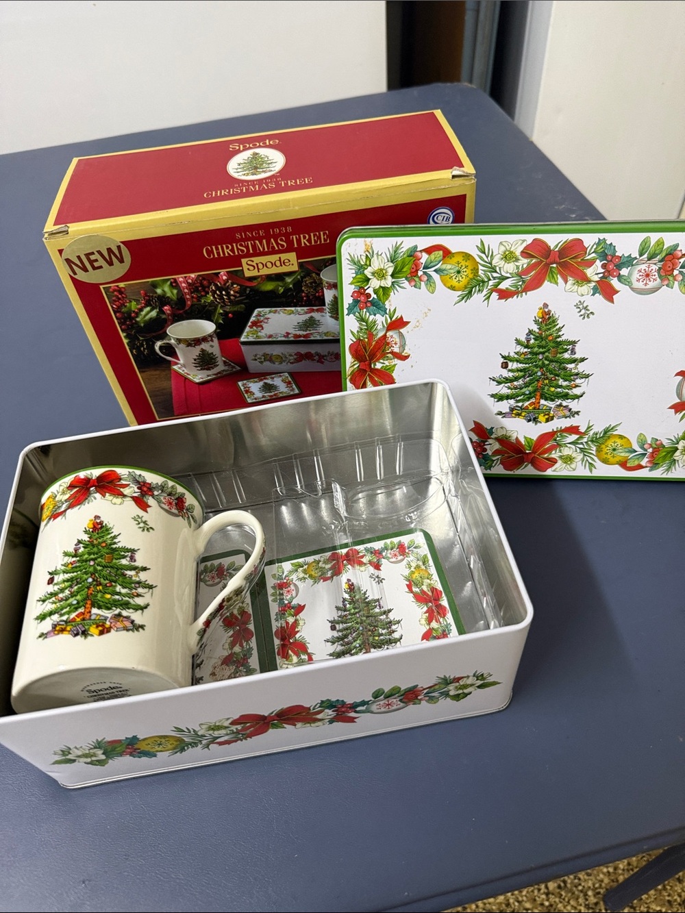 Spode Christmas Tree Mug and Coaster Tin Set - White with Green and Red